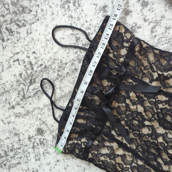 Lace like dress - Picture 2 of 6